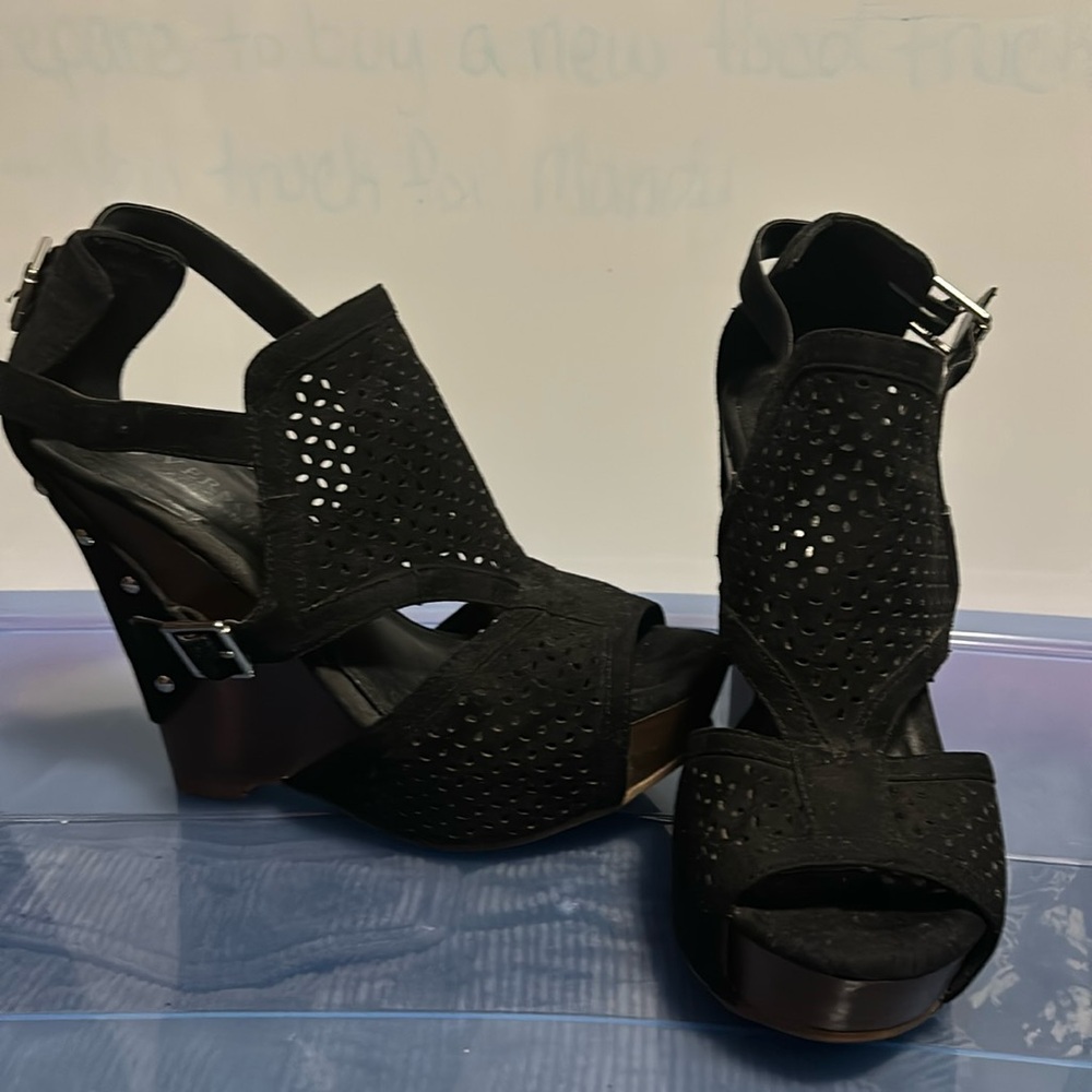 Versona Wedges